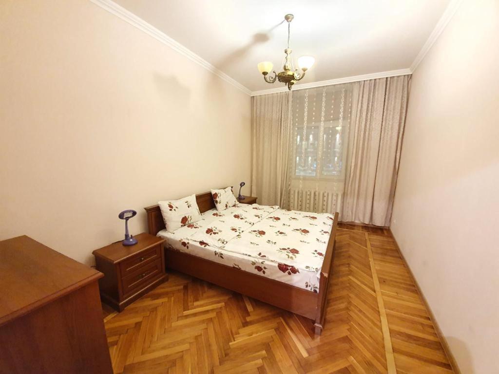 Ultra Central Apartment At Stefan Cel Mare 基希讷乌 外观 照片