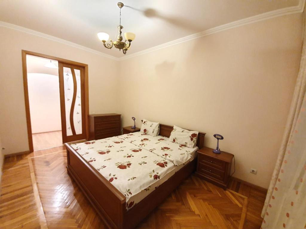 Ultra Central Apartment At Stefan Cel Mare 基希讷乌 外观 照片